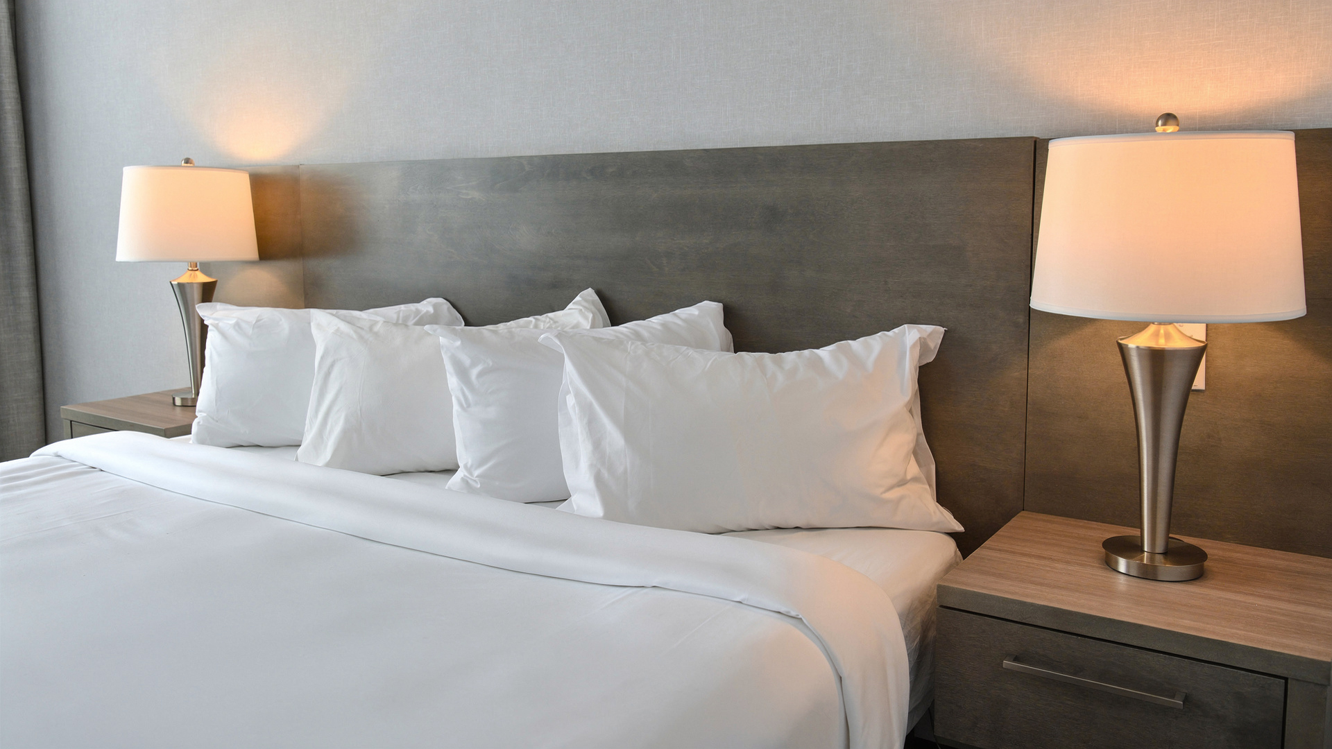 Room with 1 King Bed