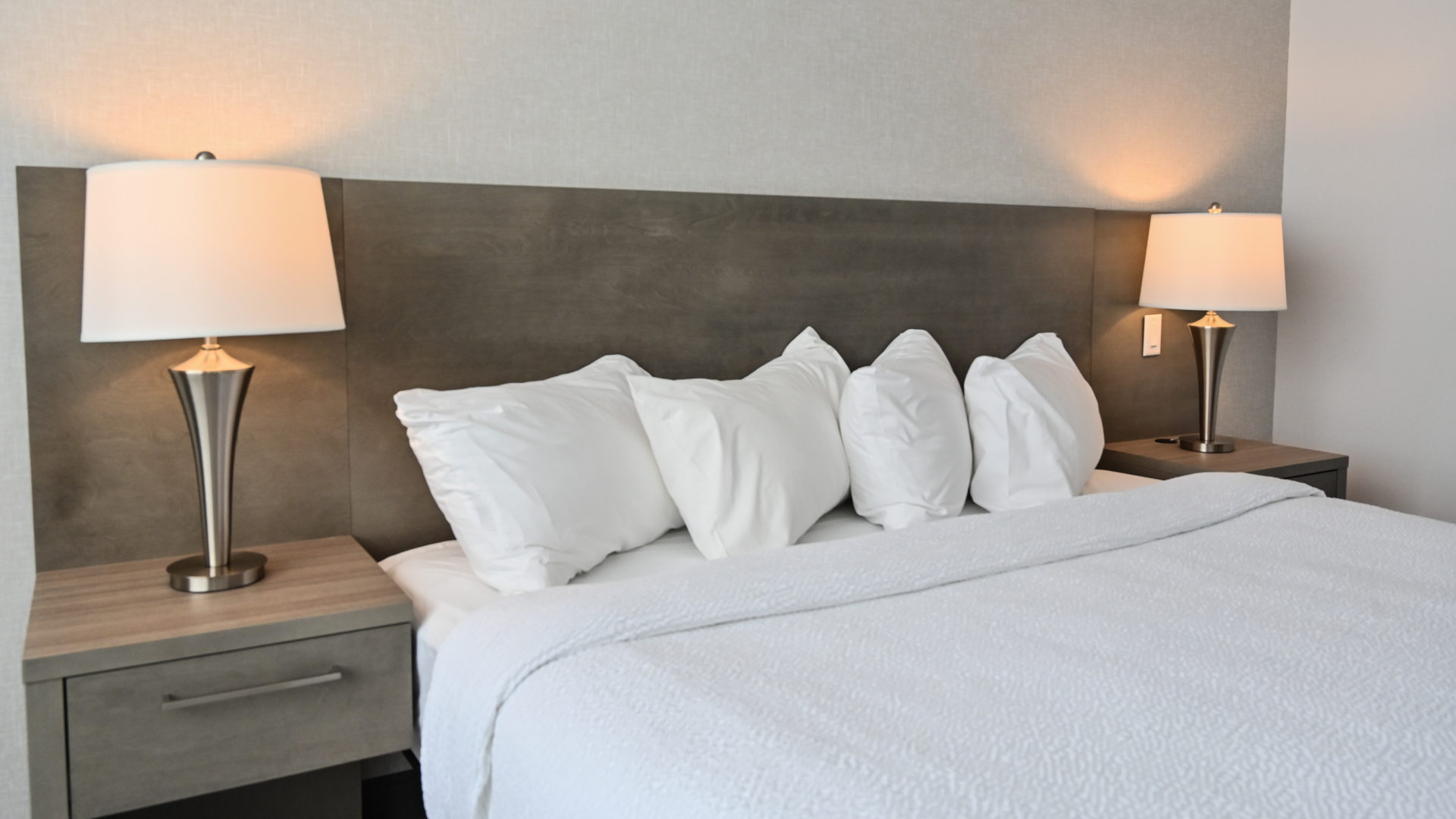 Room with 1 King Bed