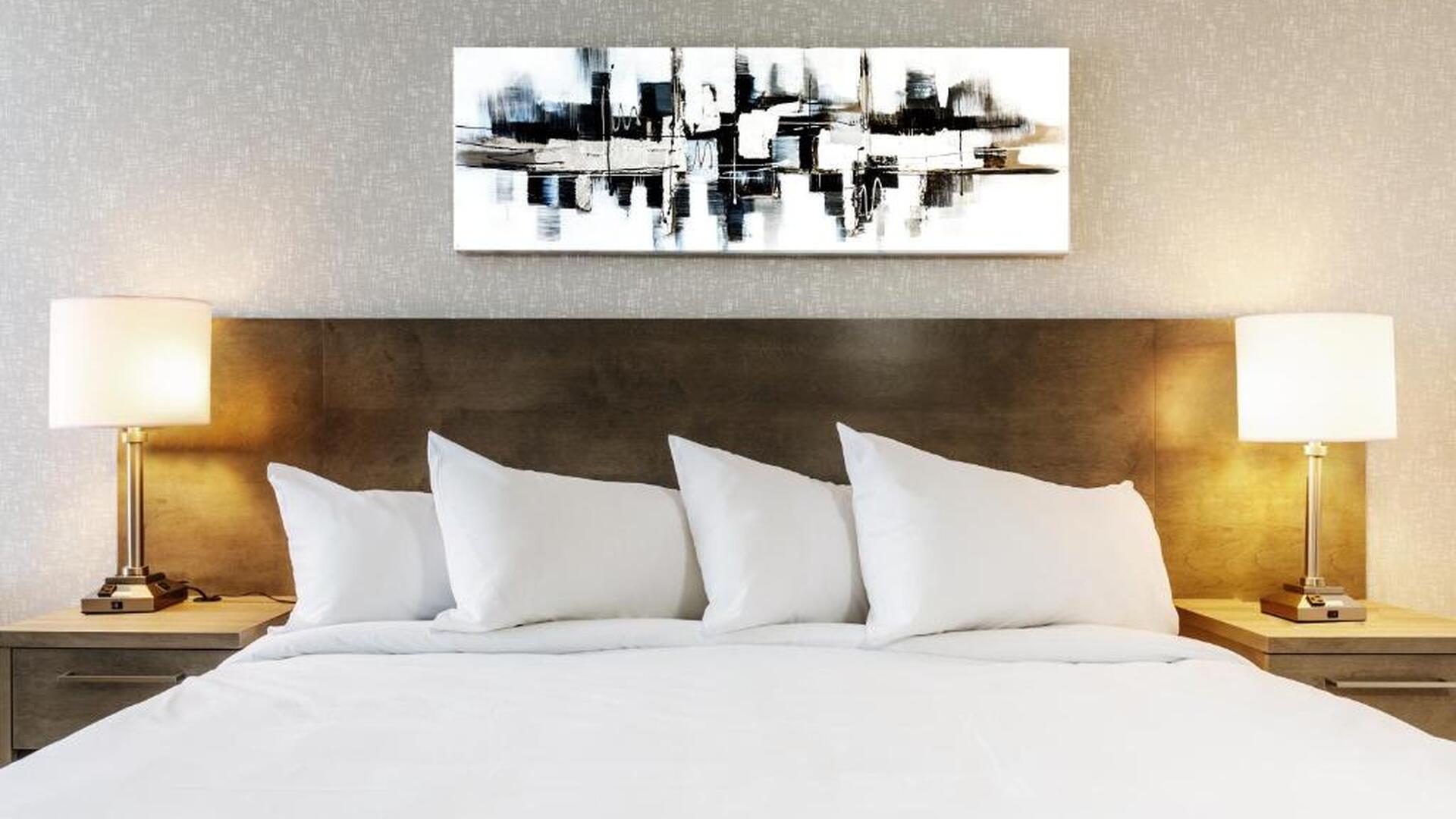 Room with 1 King Bed